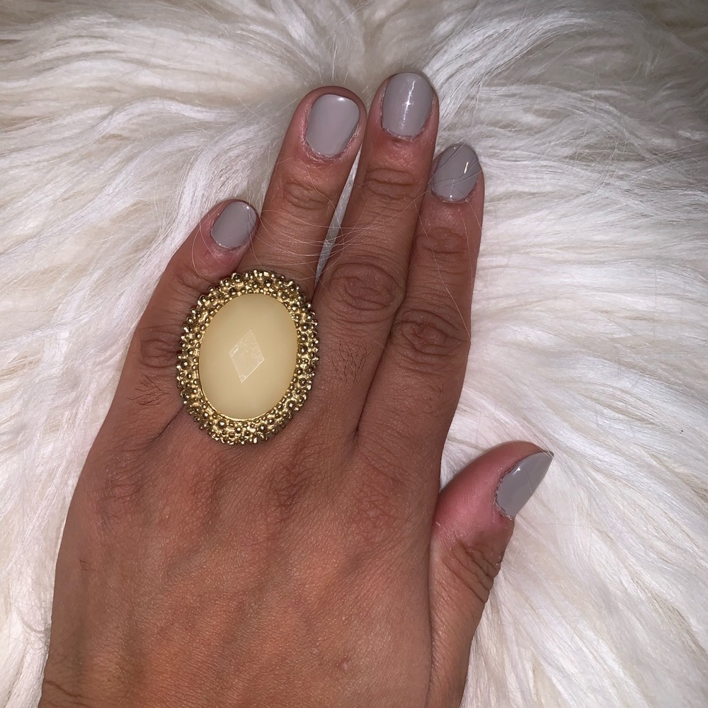 One size fits all stretch gold fantasy ring